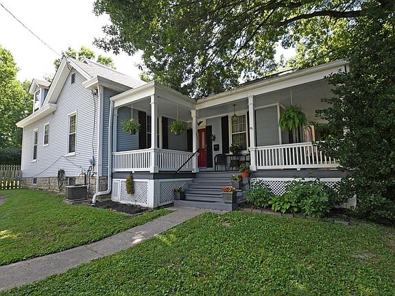 3rd image of 1623 Larch Ave