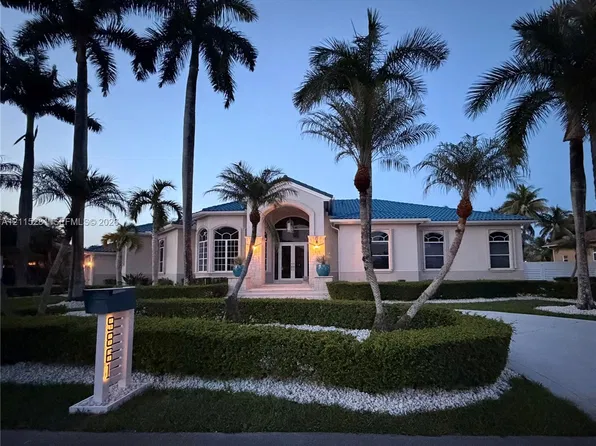 9861 SW 148th Ter, Miami, FL 33176