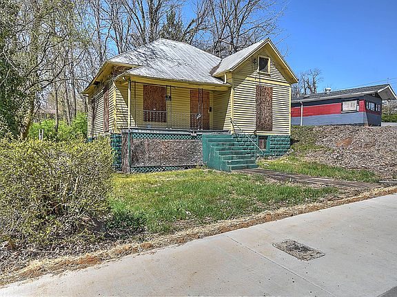 3rd image of 464 Oakview Ave