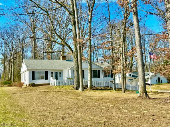 6130 Renninger Rd, Akron, OH 44319