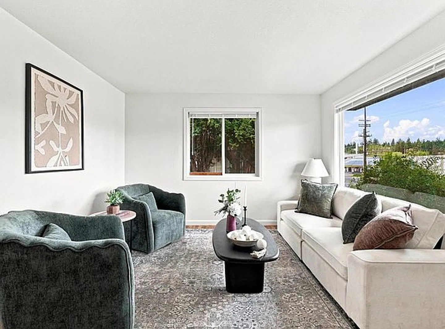 4-bedroom, 1 bath Beautifully Updated Single Family Home Available Now! - Northwest Francis — Photo 3
