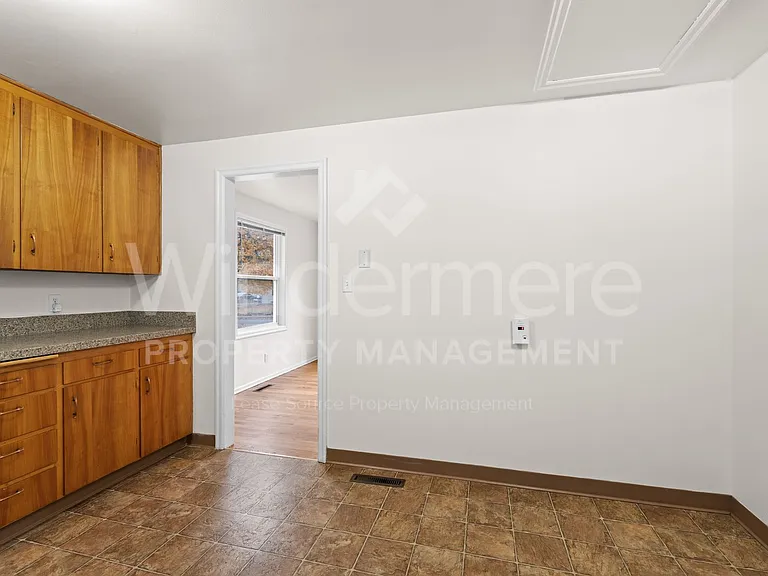 5723 N Milton St — Photo 8