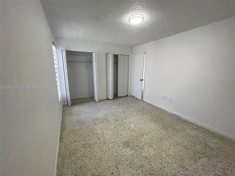 142 SW 18th Ave #19 — Photo 11