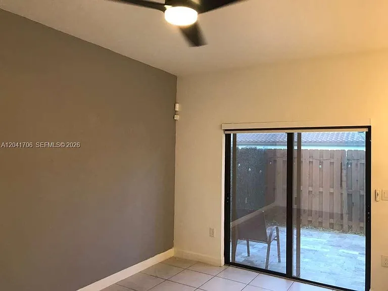 21018 NE 8th Ave #21018 — Photo 28