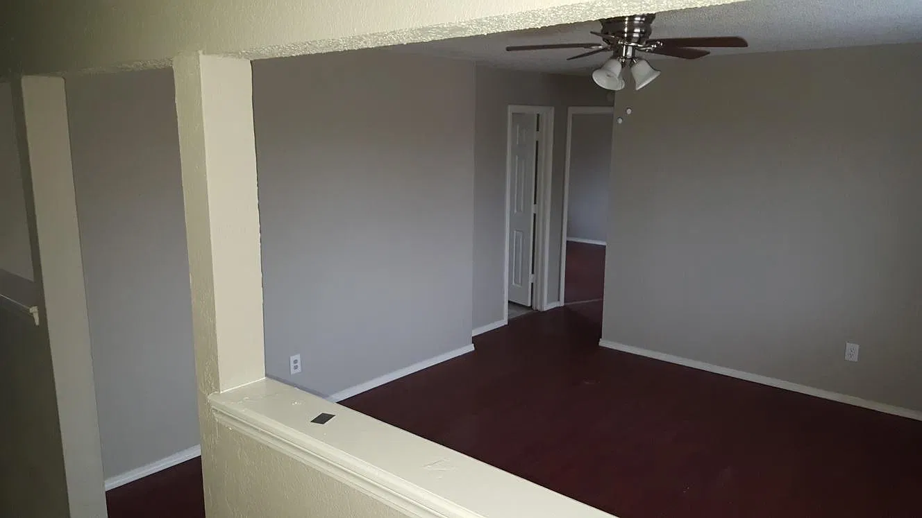 2 bed, 900 sqft, $950 — Photo 2