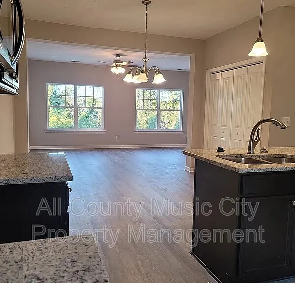 310 Negri Ct — Photo 2