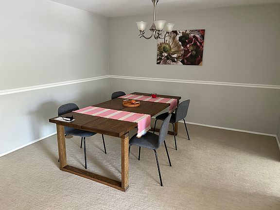 Dinning area next to kitchen