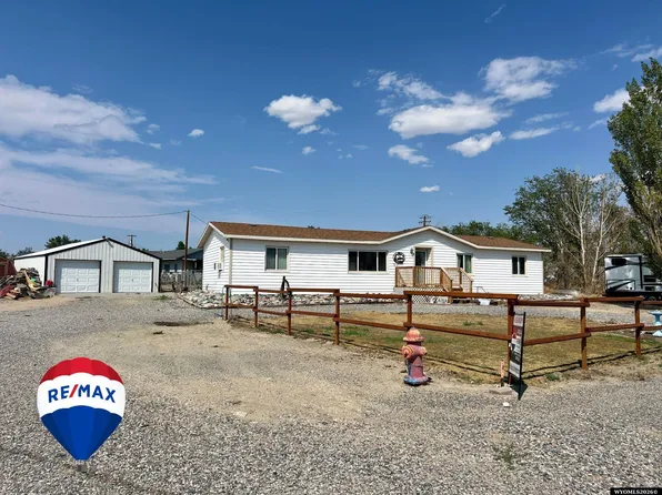 312 W 3rd St, Shoshoni, WY 82649