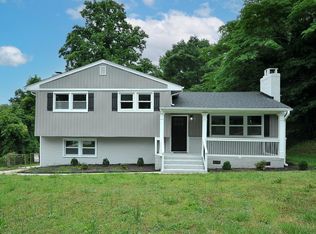 12 Hillside Ln, Greenville, SC 29605