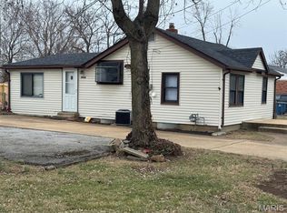 10416 Lackland Rd, Saint Louis, MO 63114
