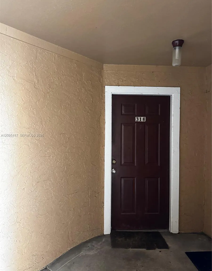 Biscayne Beach Club Condo — Photo 3