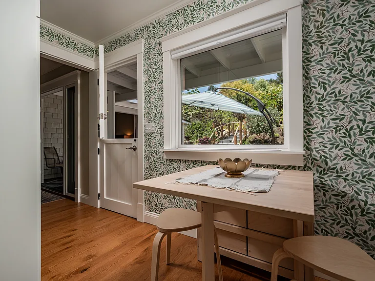 1702 Cliff Dr — Photo 5