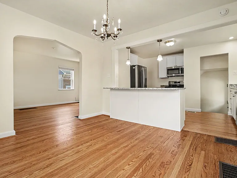 4515 Camberwell Rd — Photo 8