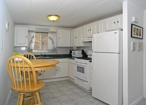 2nd image of 115 Garfield St APT 1A