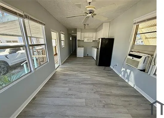 2 bed, $1,000 — Photo 4