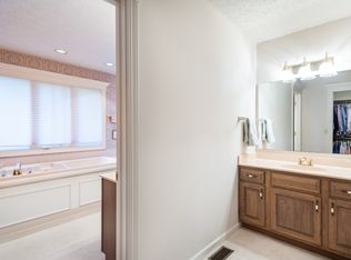 11750 River Ridge Dr, Fishers, IN 46038