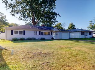 208 Vineyard Rd, Avon Lake, OH 44012