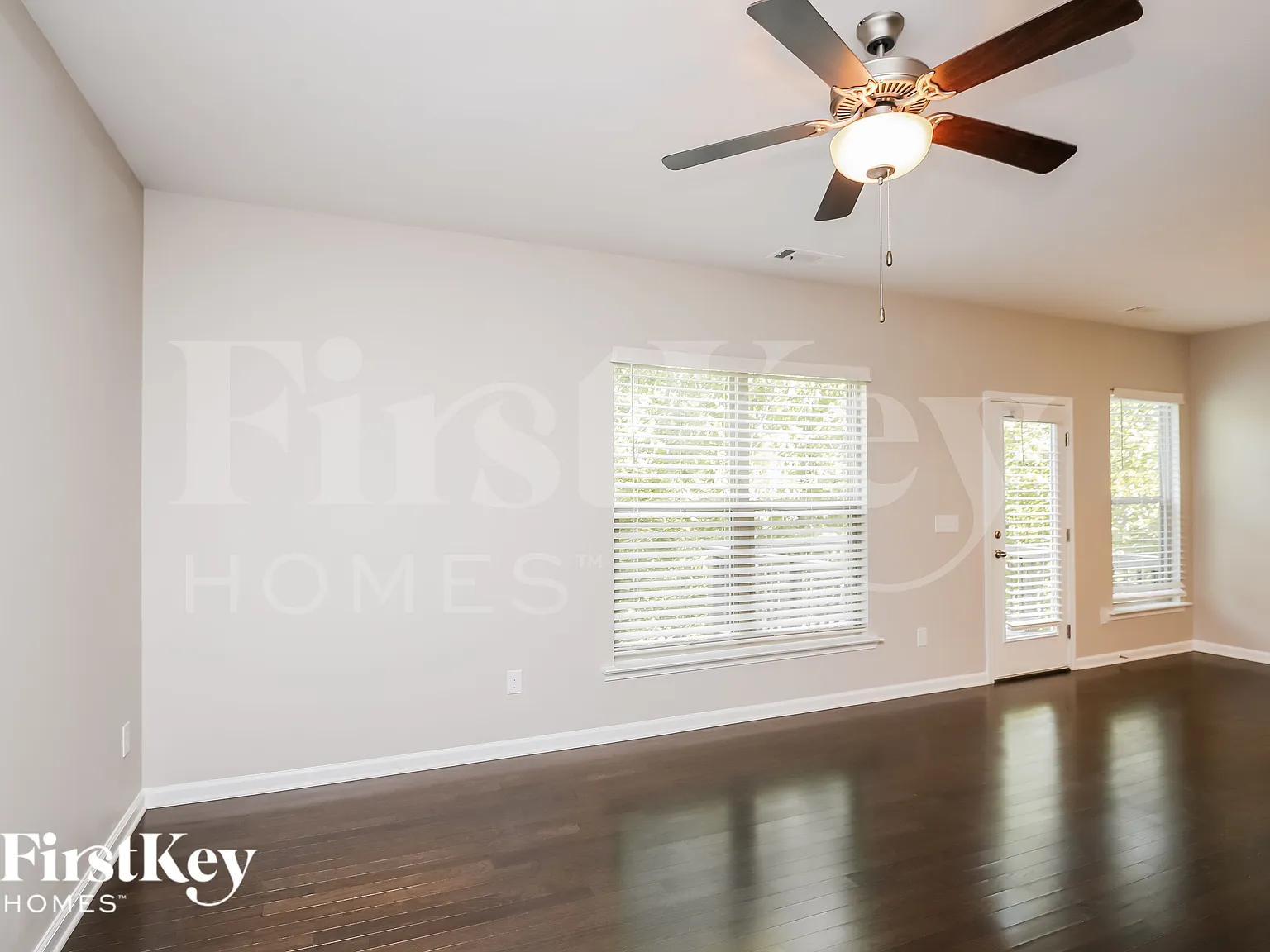 4 bed, 2.5 bath, 2058 sqft, $2,600 — Photo 2