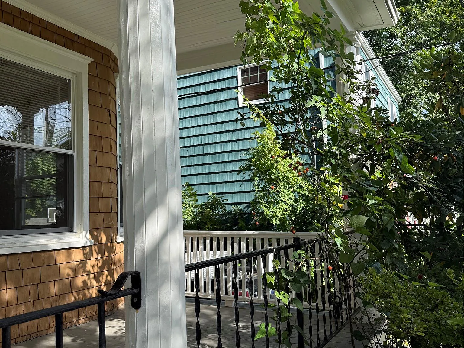 4 bed, 2.5 bath, 3219 sqft, $5,800 — Photo 4