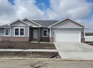 1671 Greenbriar Dr, Bourbonnais, IL 60914