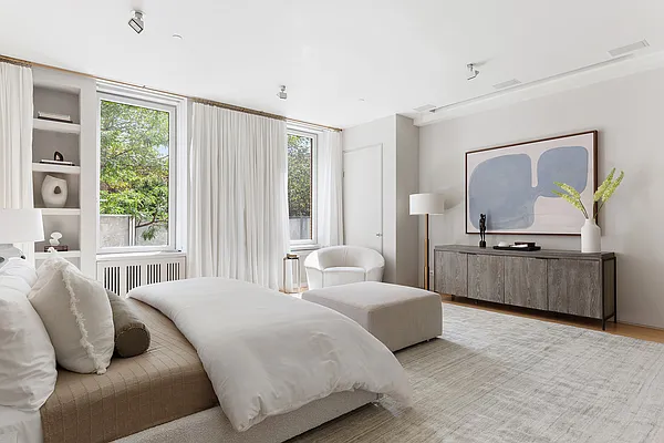 Rented by Compass | media 12