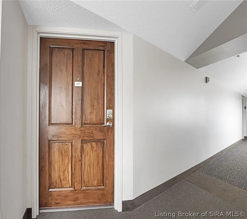 1 bed, 2.0 bath, 1353 sqft, $2,700 — Photo 2