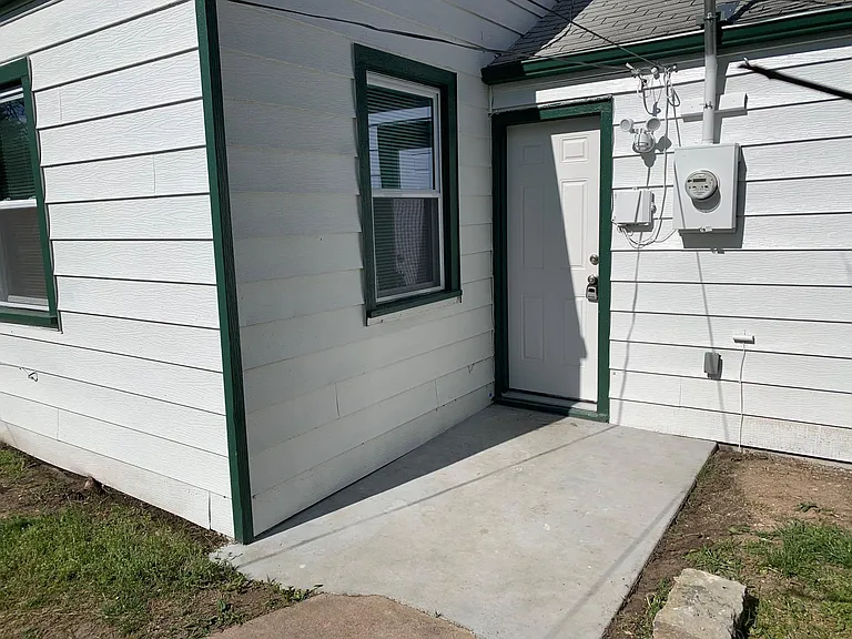 1602 N Volutsia Ave — Photo 22
