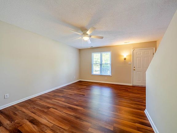 3rd image of 2503 Hitchcock Dr
