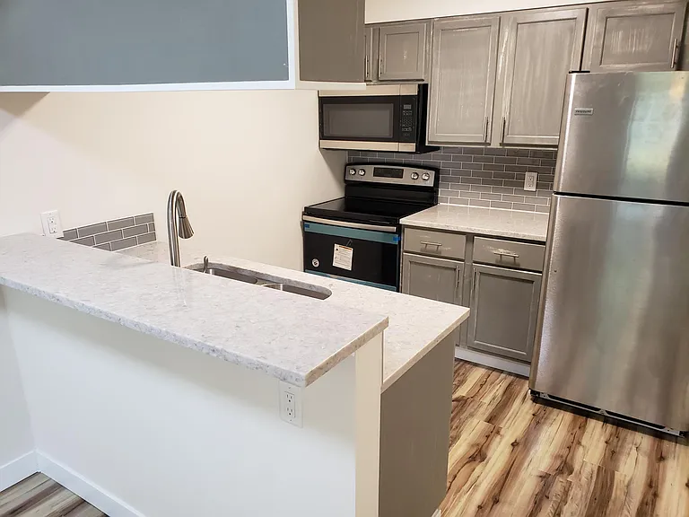 212 N Dyckman St #2 — Photo 5