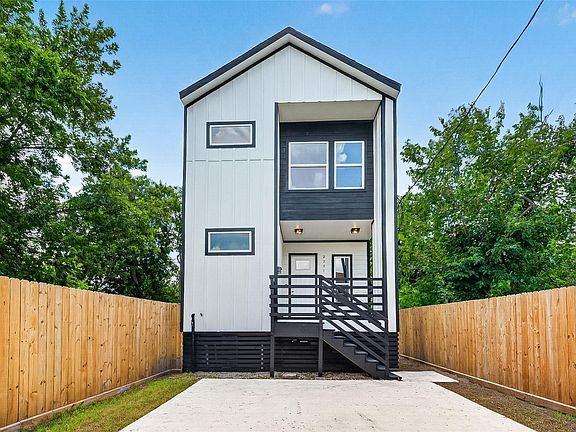 2nd image of 2207 Des Chaumes St
