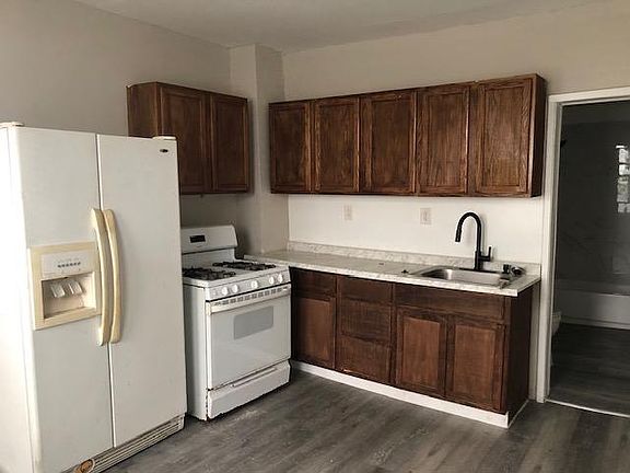 4th image of 11372 Nagel St
