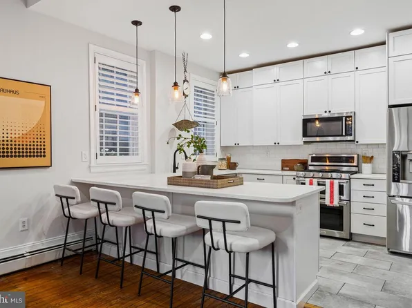 1238 Waverly St, Philadelphia, PA 19147