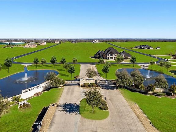 2nd image of 4651 Lake Breeze Dr