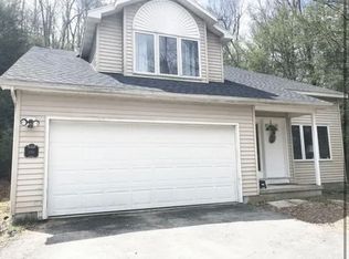 190 Stafford Rd, Hampden, MA 01036