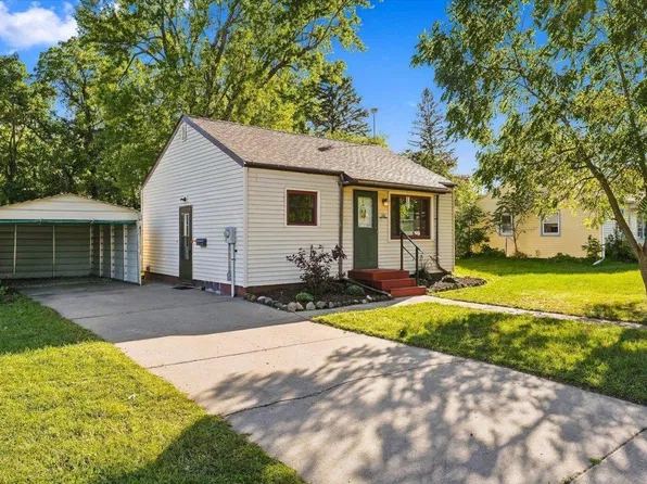 124 W 6th St, New Richmond, WI 54017