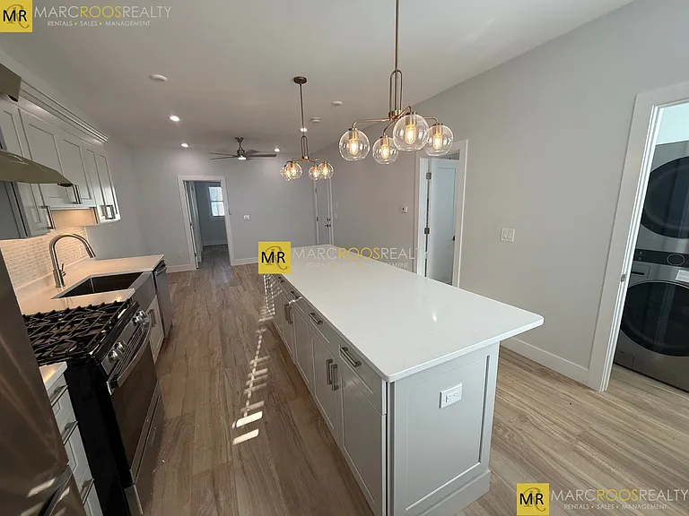 55 W Eagle St #2 — Photo 15