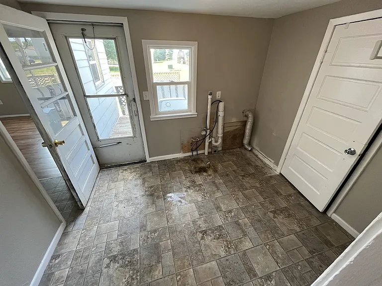 1209 E Cherry St — Photo 6
