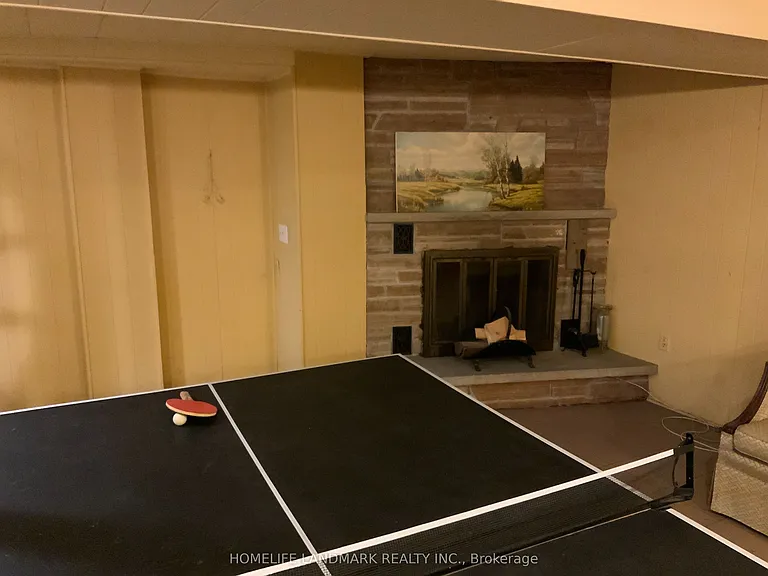 2293 Delkus Cres — Photo 16