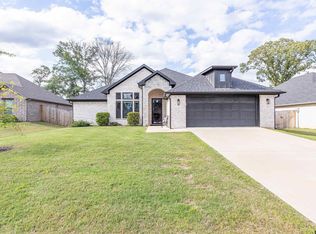407 Deer Point Cv, Chandler, TX 75758