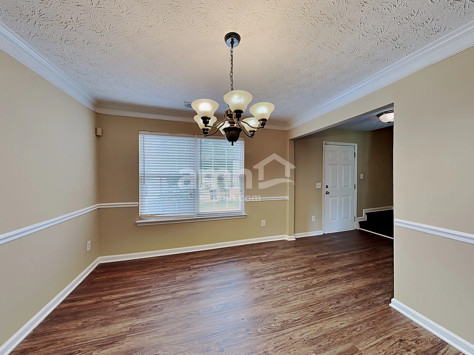 3 bed, 2.5 bath, 1816 sqft, $2,210 — Photo 4