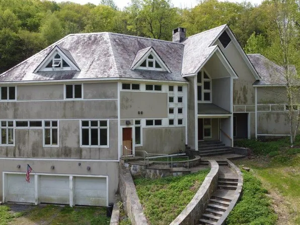 1137 E Mountain Road S, Cold Spring, NY 10516