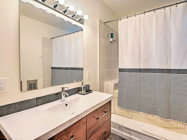 3509 S Thistle St — Photo 32