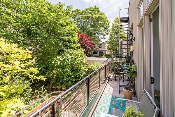 Rented by MNS | media 14