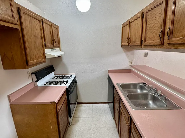 11357 Lake Erie Dr — Photo 10