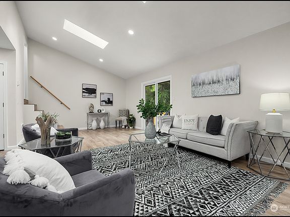 5th image of 6611 184th Drive SE