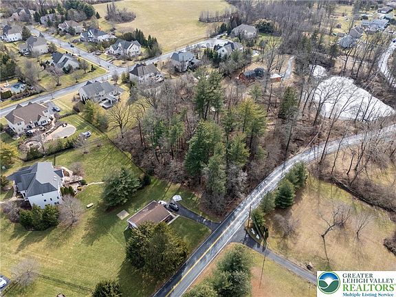 2nd image of 5083 Camp Meeting Rd