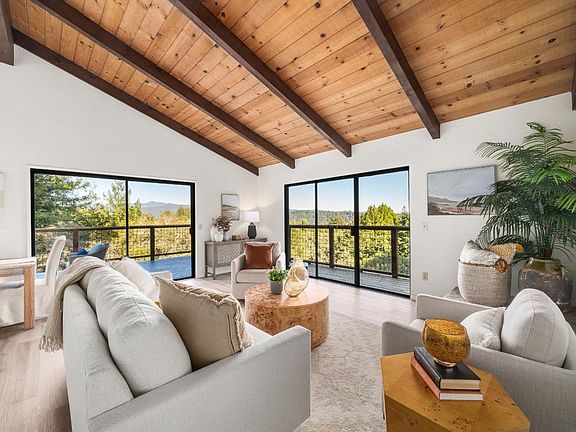 5th image of 1130 Hidden Valley Rd