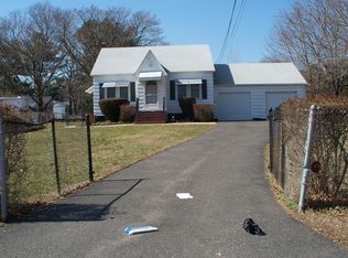 1544 Heckscher Ave, Bay Shore, NY 11706