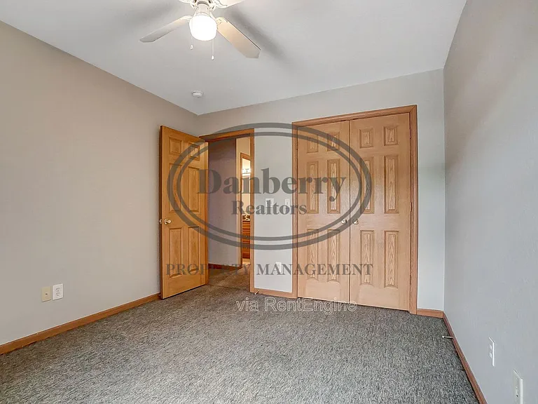 1115 N Byrne Rd — Photo 22