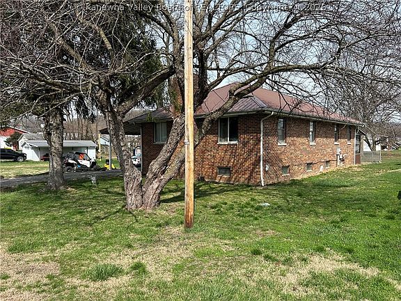 2nd image of 109 Brown St